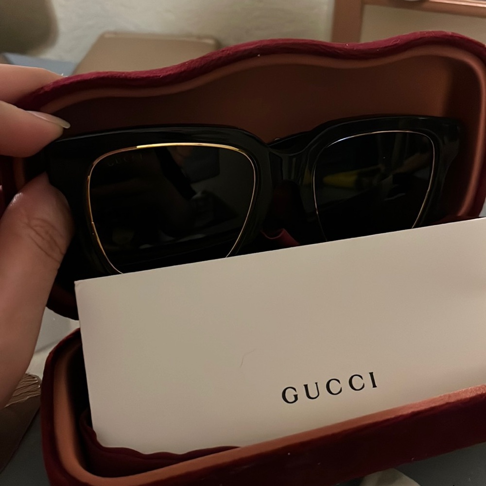 Used once! Authentic Gucci glasses.